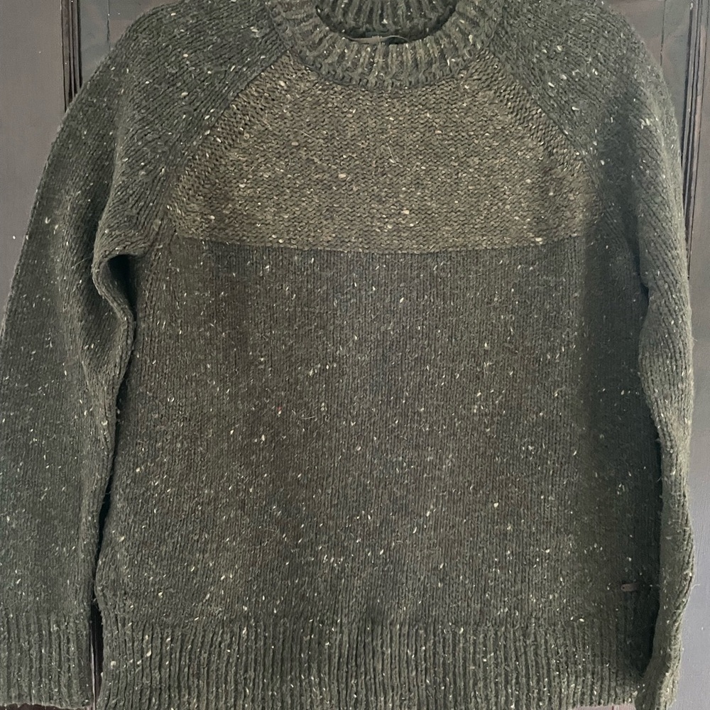 Roots Women’s Speckled Green Crewneck Sweater